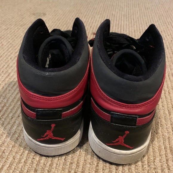Nike Air Jordan 1 Mid Bred Black Red Men's Size 9 554724-024 - Picture 3 of 8